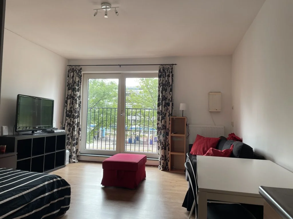 geblurde versie van de foto als achtergrond