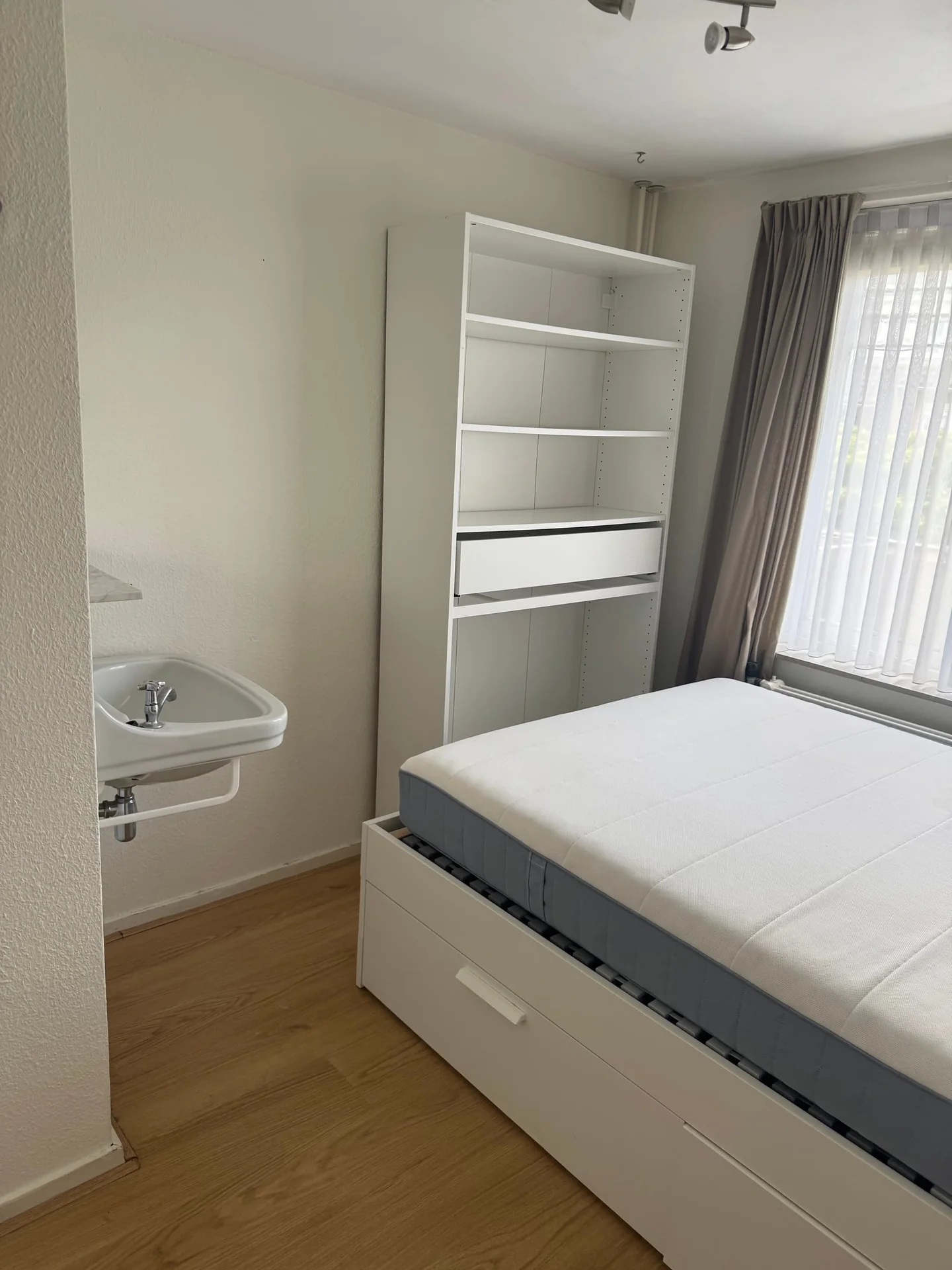 geblurde versie van de foto als achtergrond