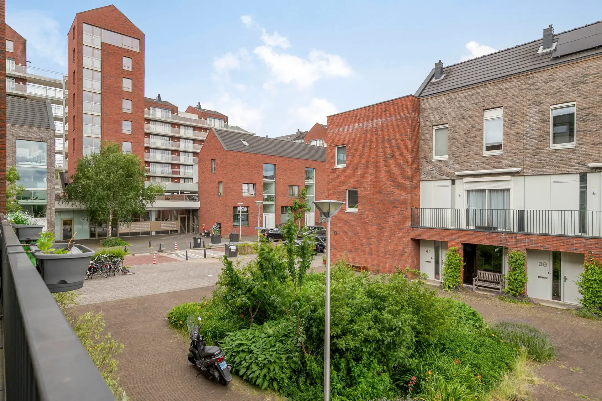 geblurde versie van de foto als achtergrond