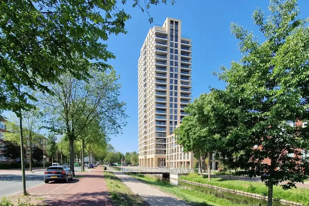 geblurde versie van de foto als achtergrond
