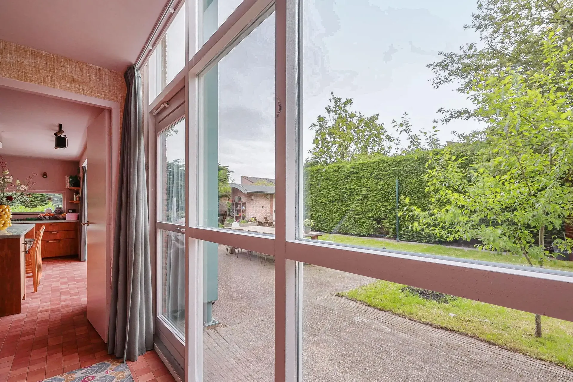 geblurde versie van de foto als achtergrond