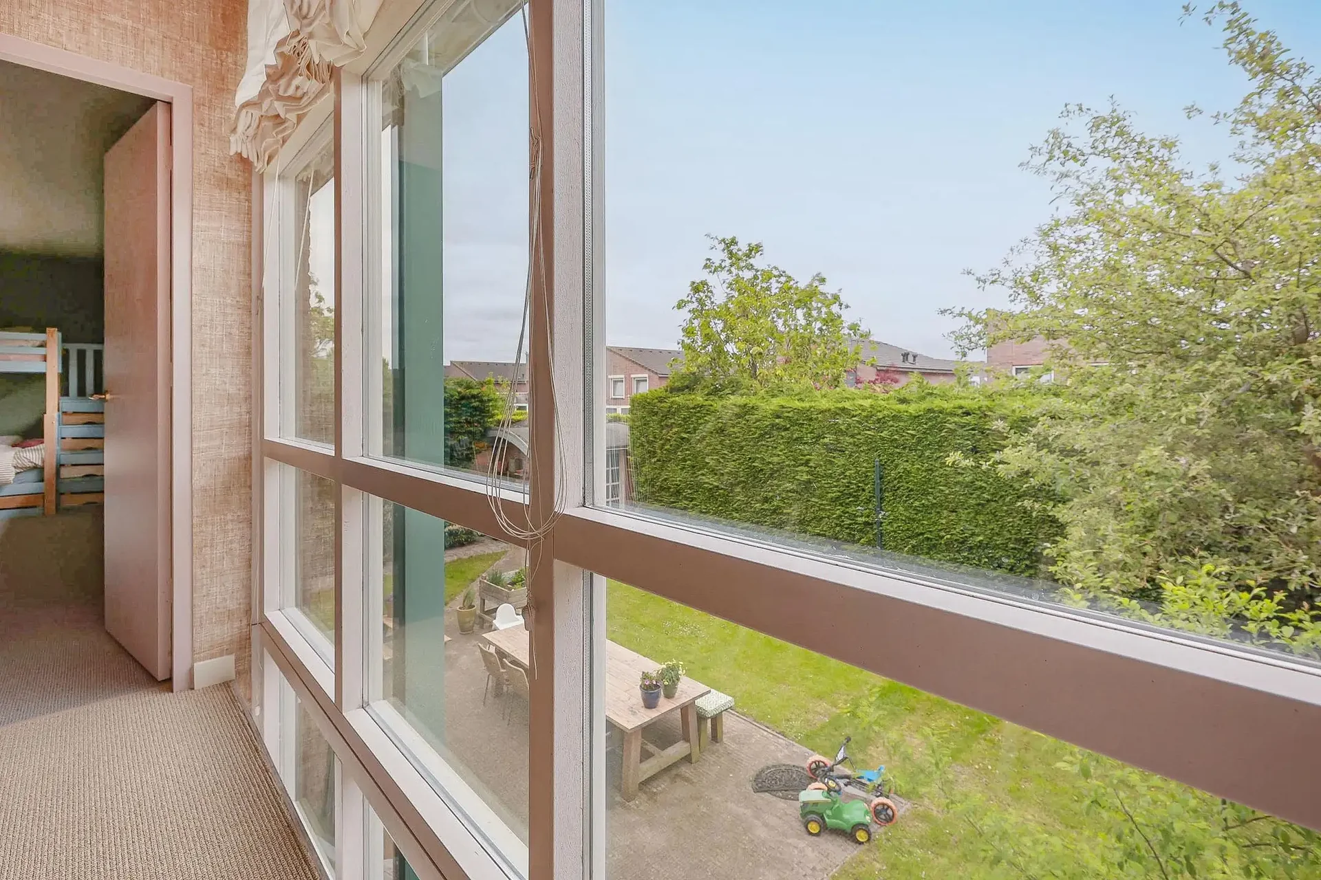 geblurde versie van de foto als achtergrond