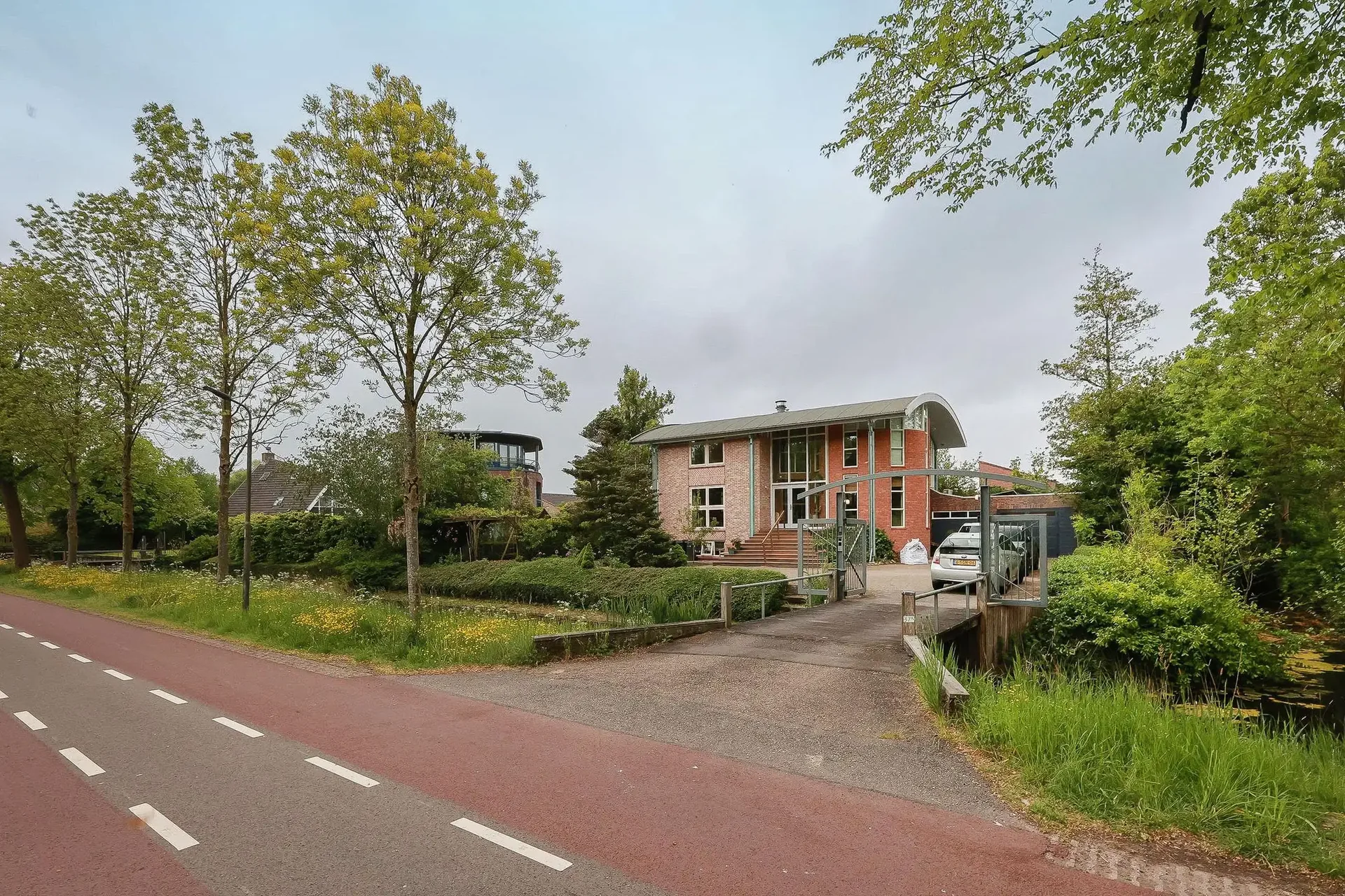 geblurde versie van de foto als achtergrond