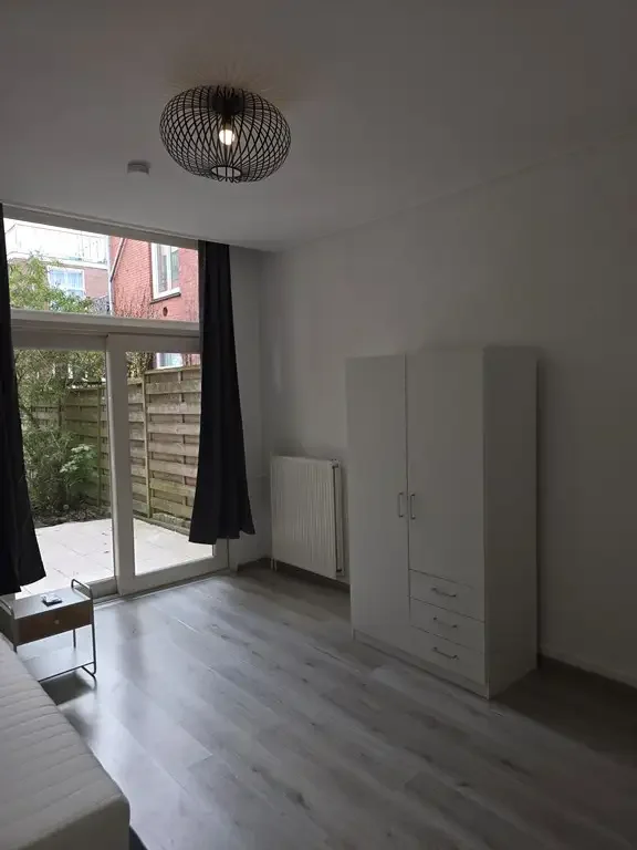 geblurde versie van de foto als achtergrond