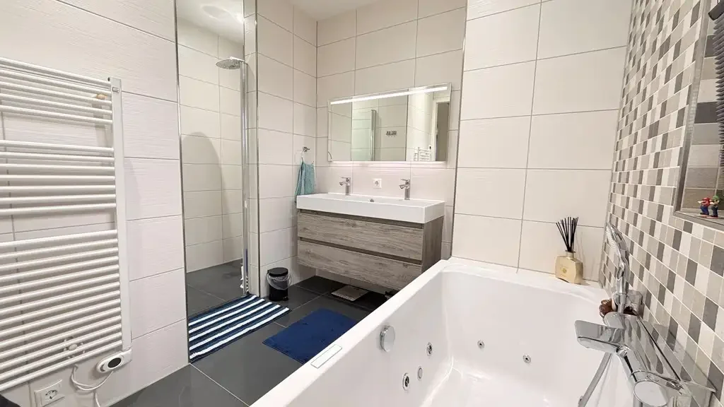 geblurde versie van de foto als achtergrond