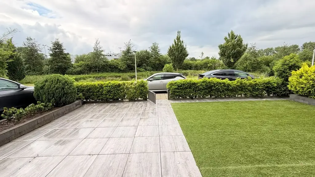 geblurde versie van de foto als achtergrond