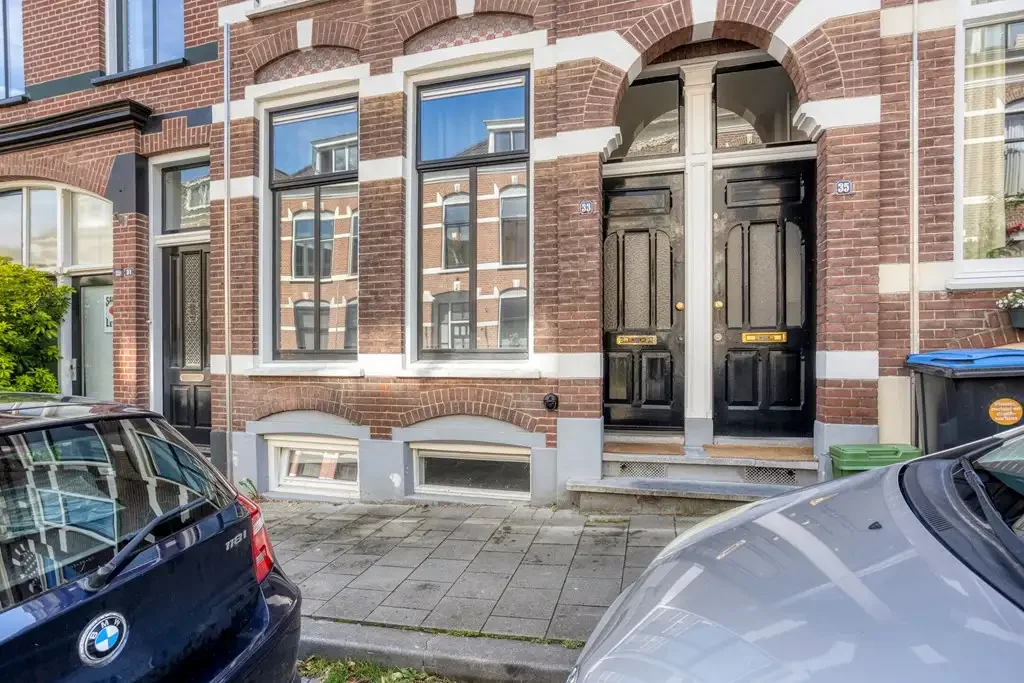 geblurde versie van de foto als achtergrond
