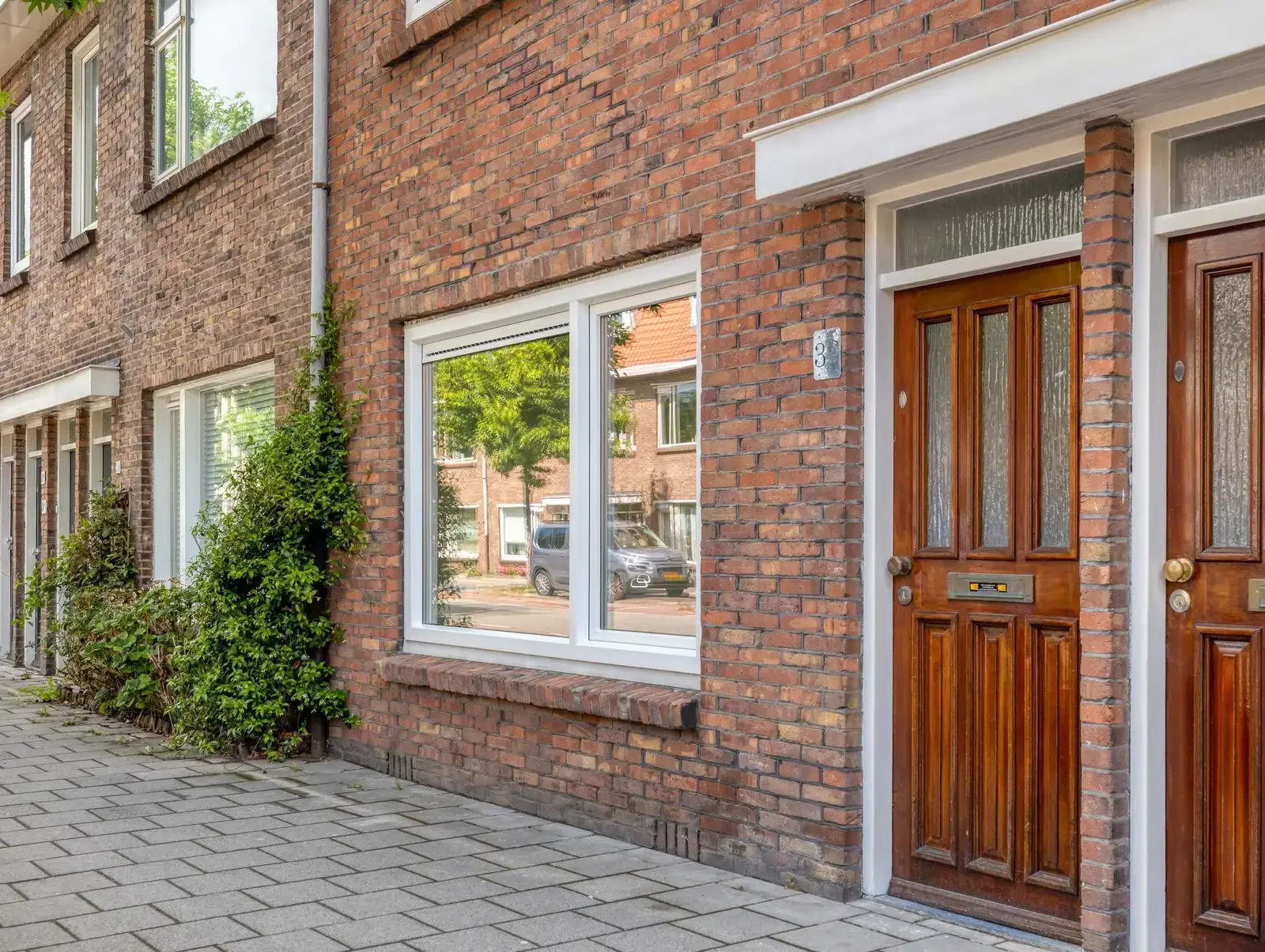 geblurde versie van de foto als achtergrond