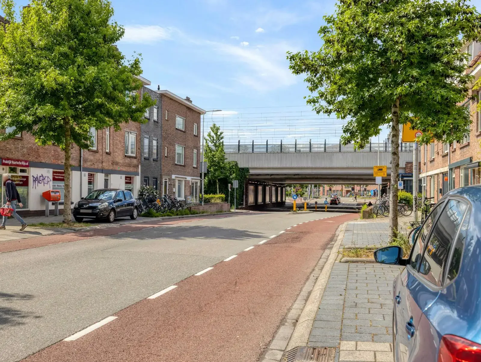 geblurde versie van de foto als achtergrond