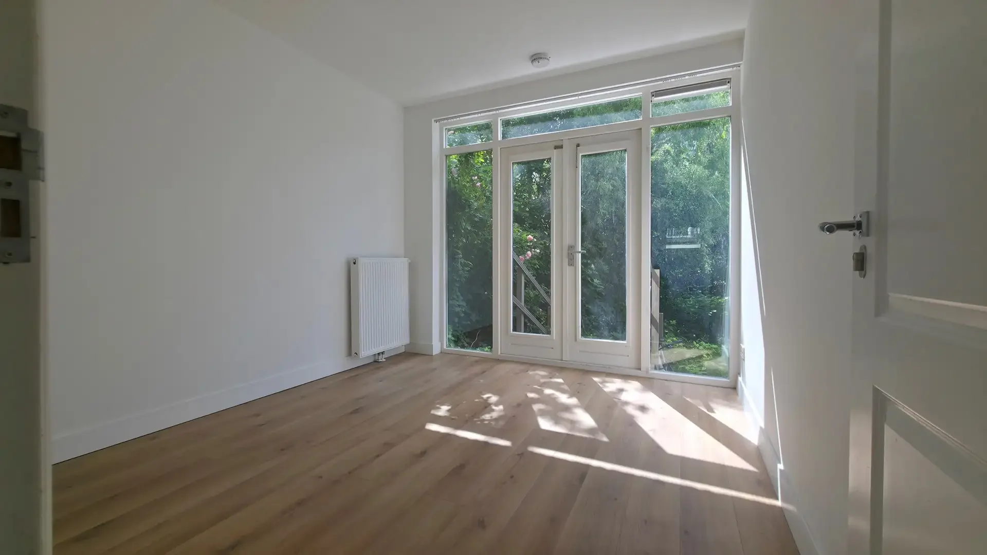 Foto van de Appartement gelegen aan de Mathenesserweg in Rotterdam