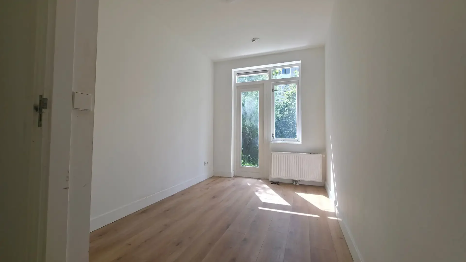 Foto van de Appartement gelegen aan de Mathenesserweg in Rotterdam