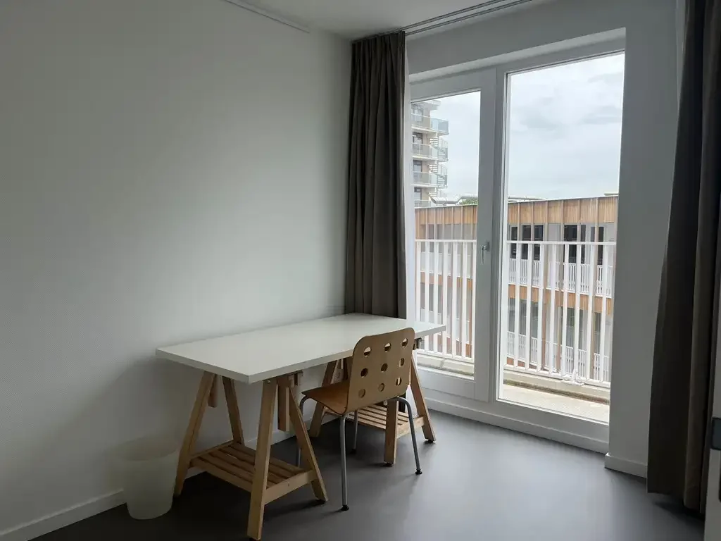 geblurde versie van de foto als achtergrond