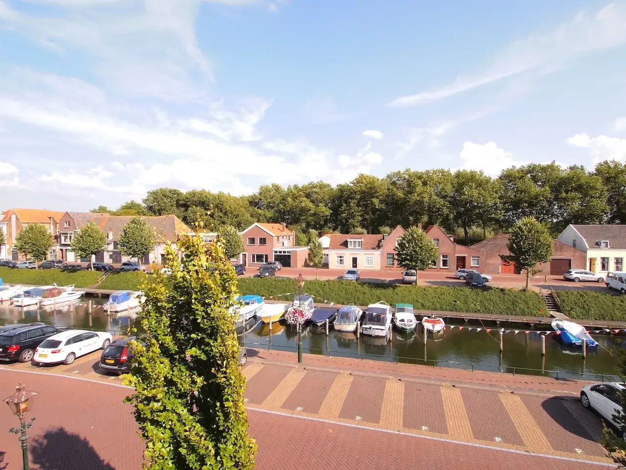 geblurde versie van de foto als achtergrond