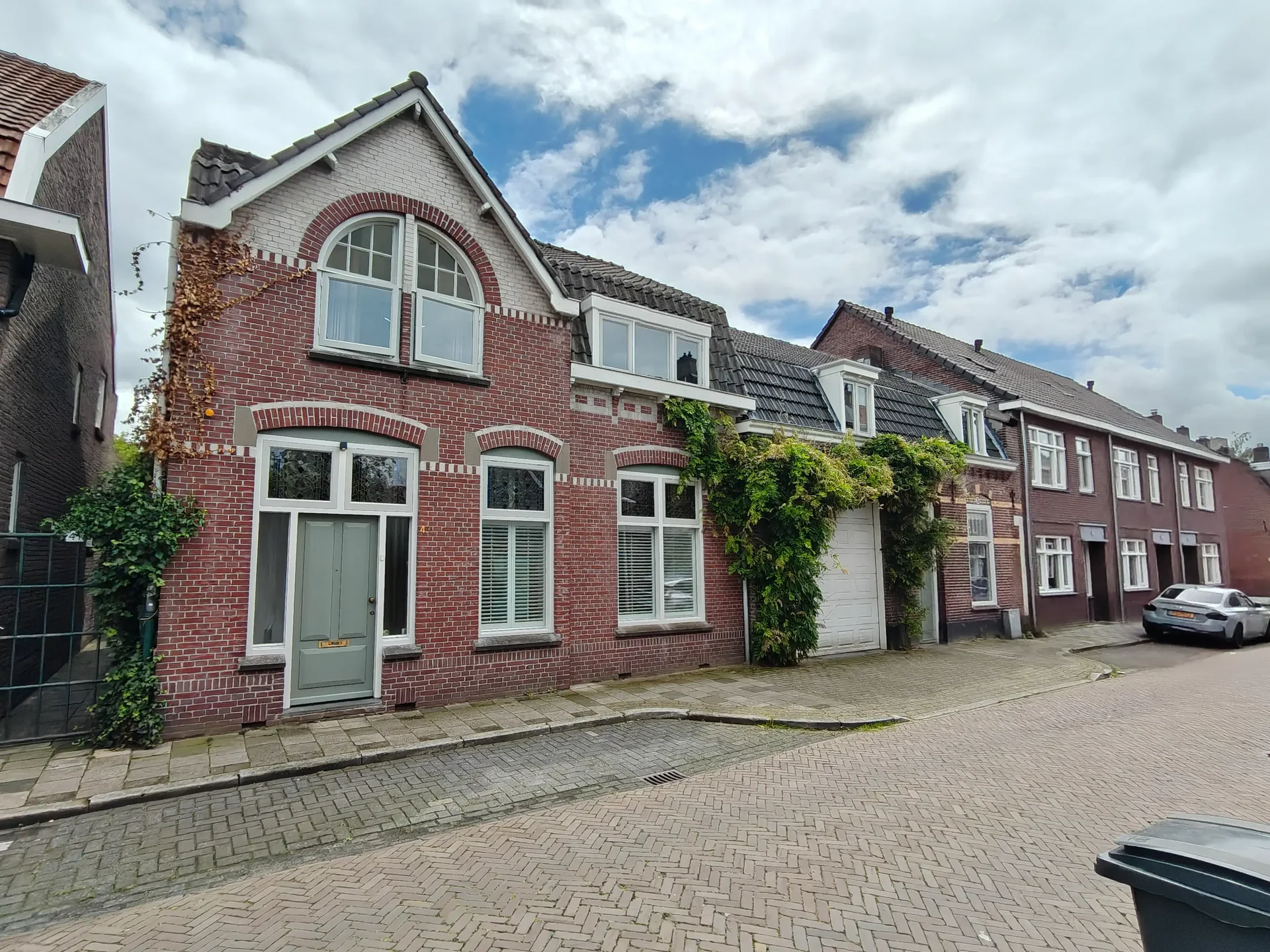 geblurde versie van de foto als achtergrond