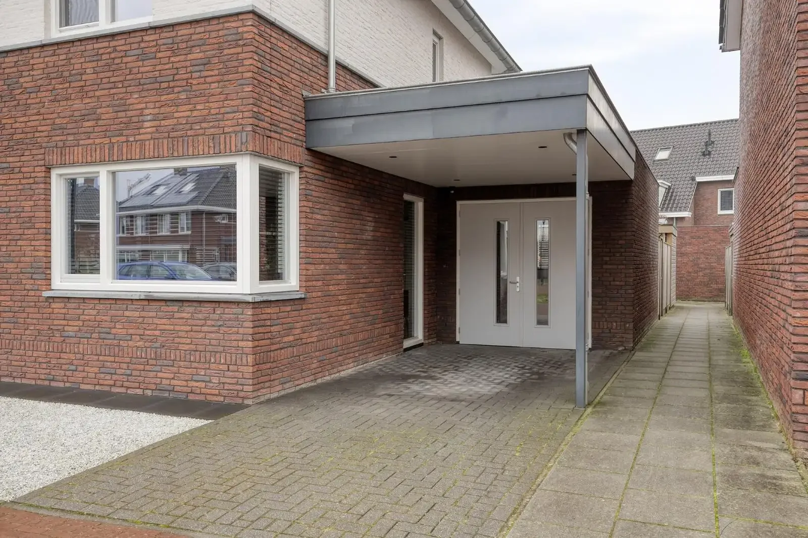 geblurde versie van de foto als achtergrond
