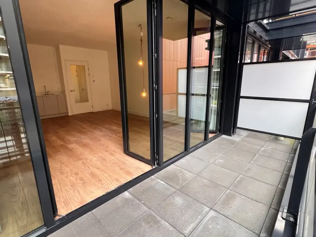 Foto van de Appartement gelegen aan de Hellingstraat in Amsterdam