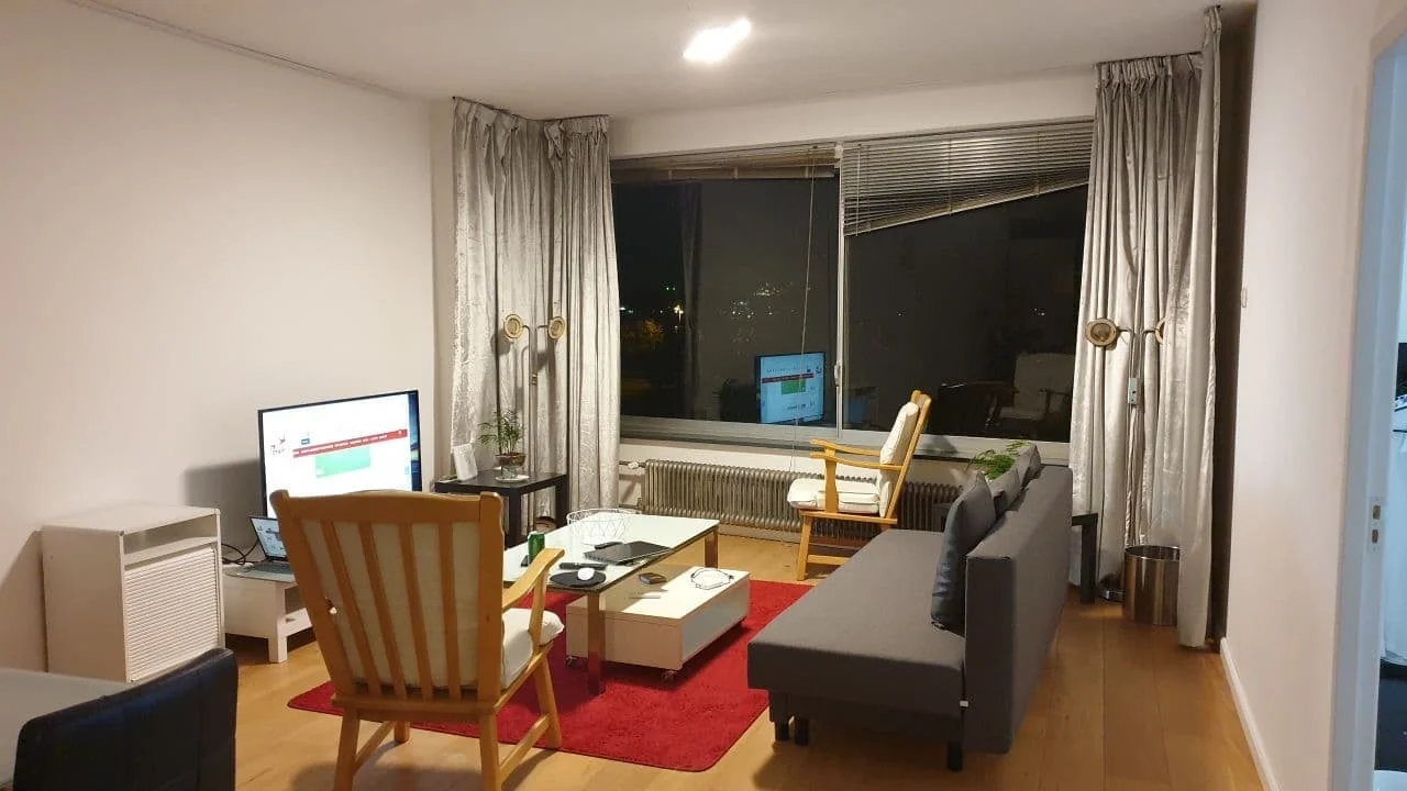 geblurde versie van de foto als achtergrond