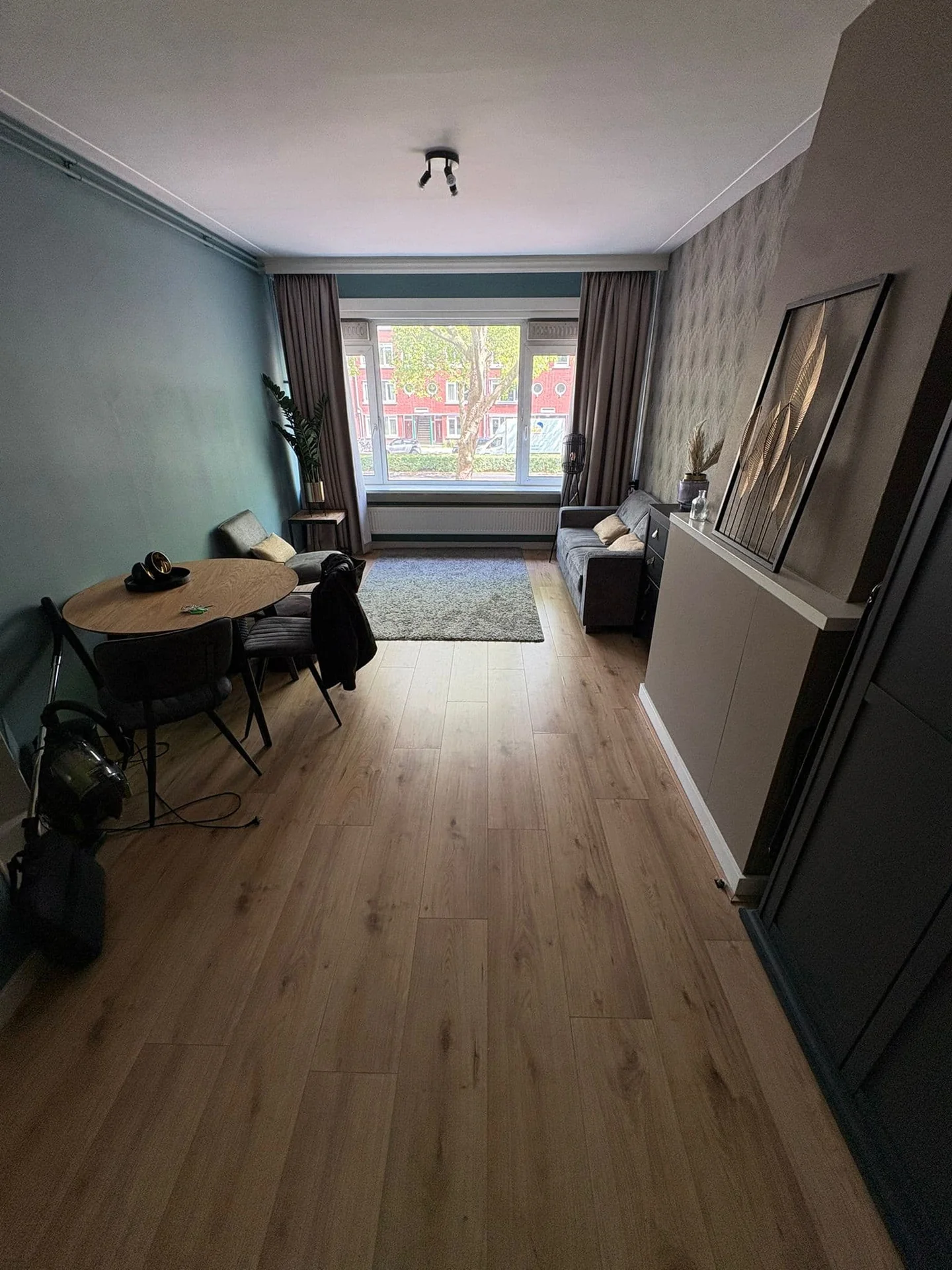 geblurde versie van de foto als achtergrond