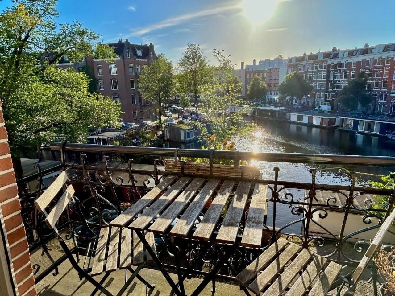 geblurde versie van de foto als achtergrond