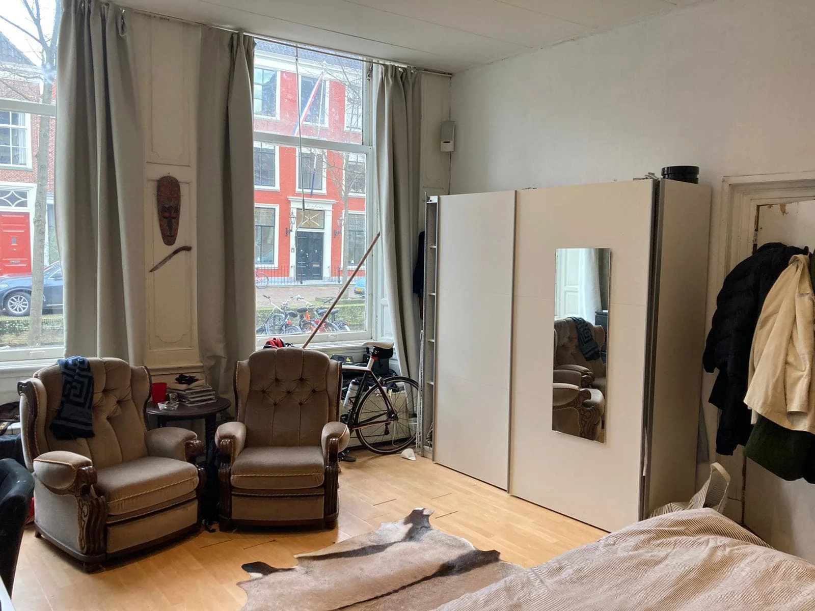 geblurde versie van de foto als achtergrond