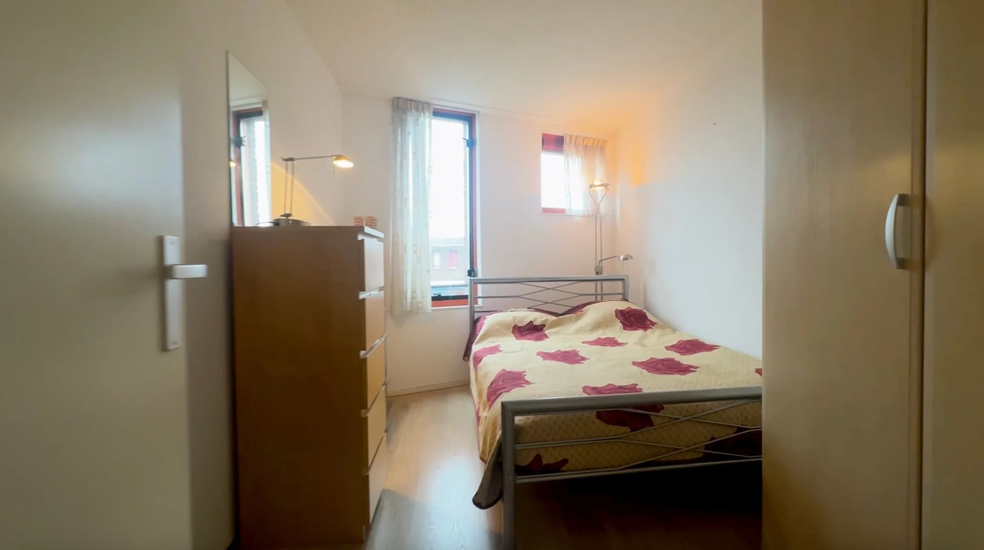 Foto van de Kamer gelegen aan de Lontarpalmstraat in Amsterdam