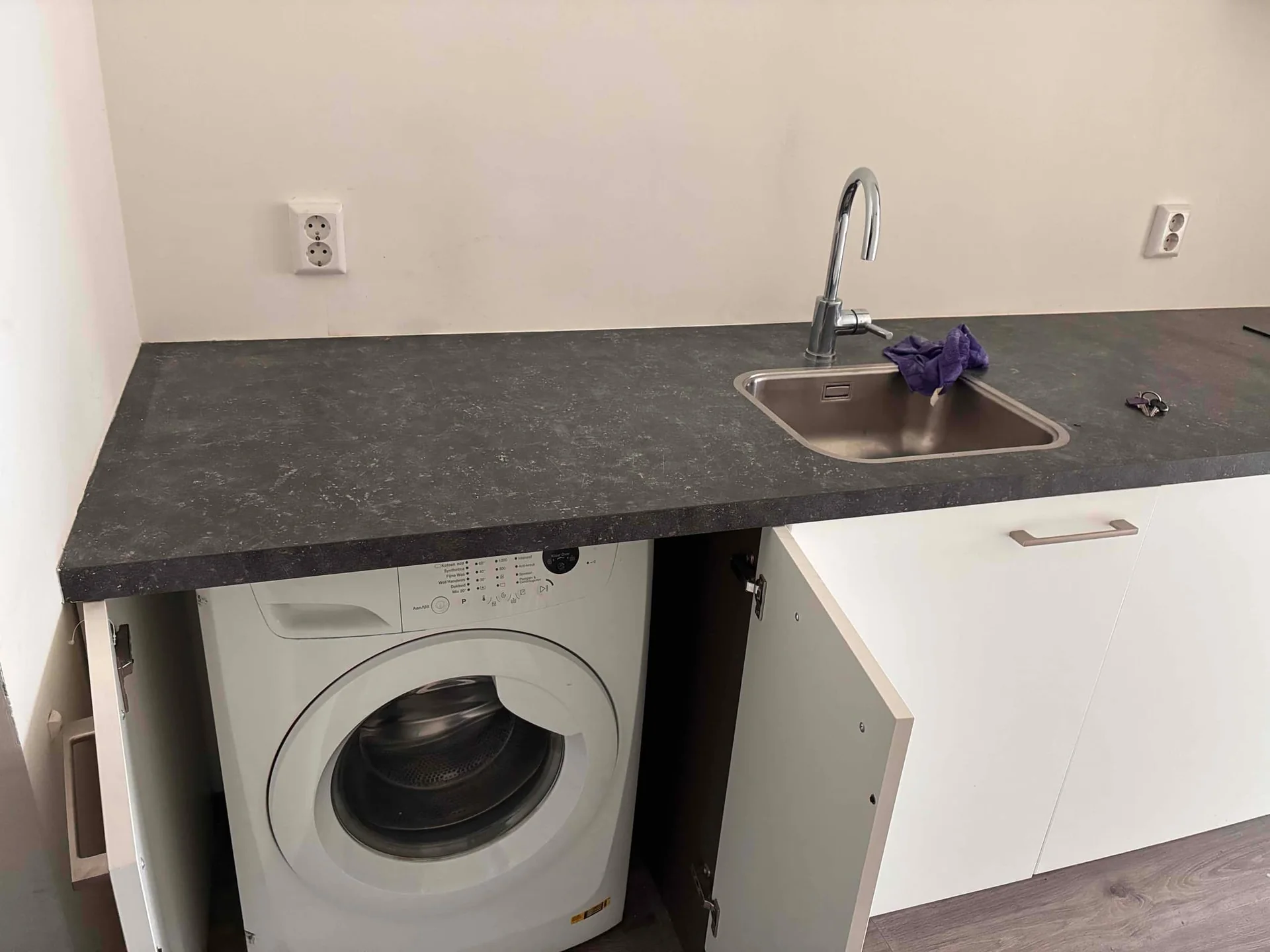 Foto van de Studio gelegen aan de Waldorpstraat in Den Haag