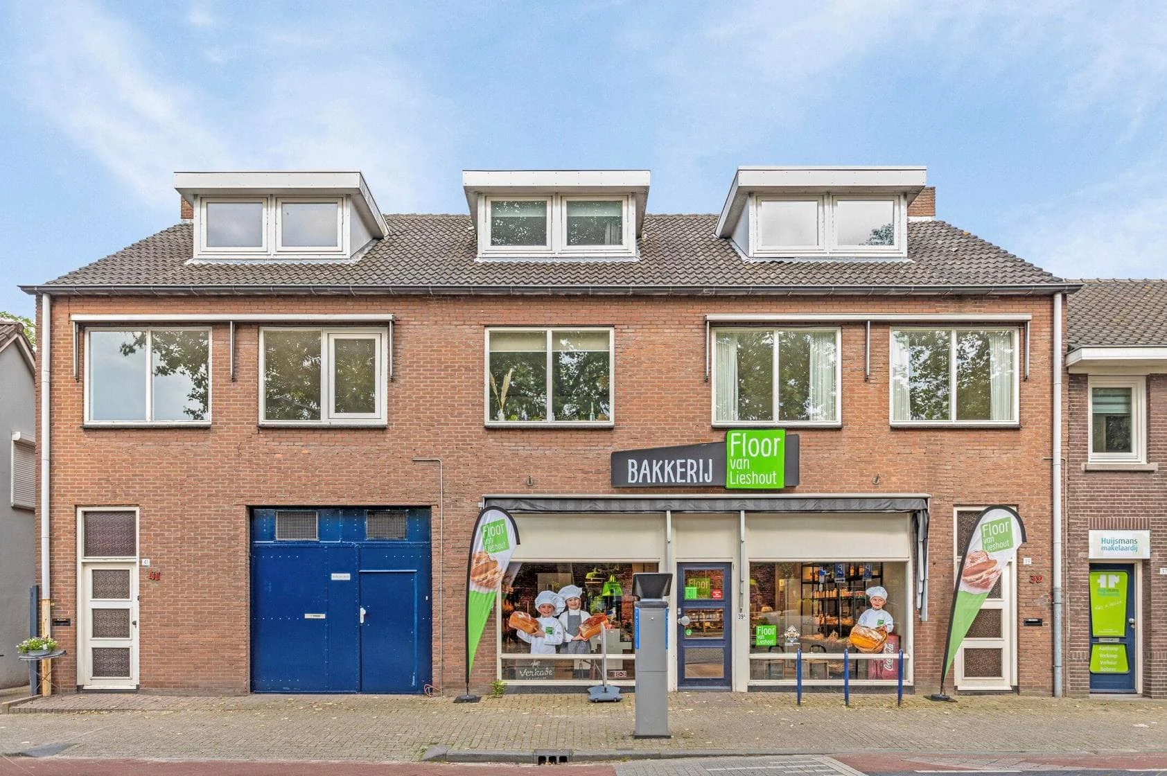 geblurde versie van de foto als achtergrond