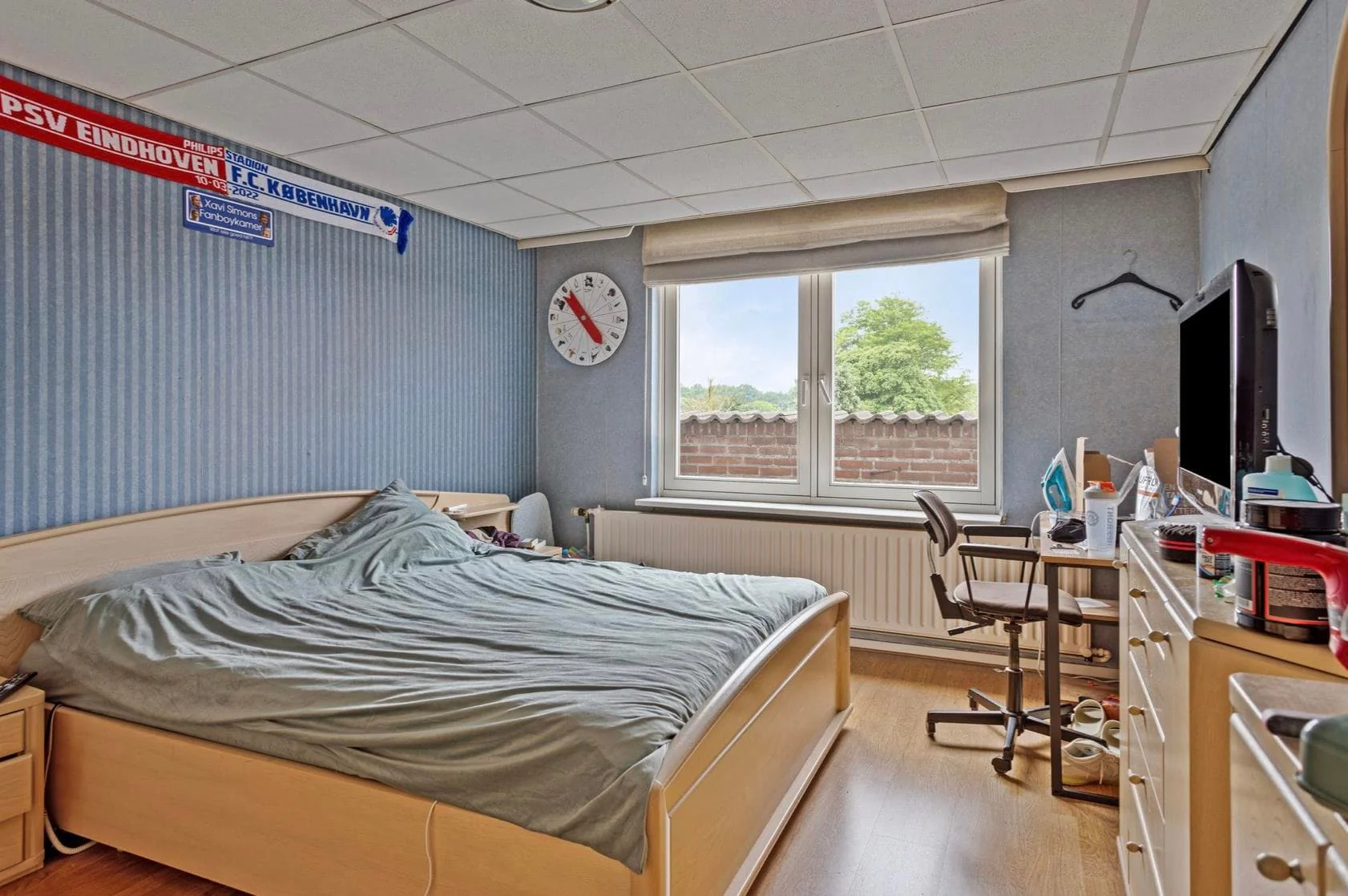 geblurde versie van de foto als achtergrond