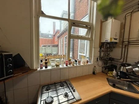 Foto van de Kamer gelegen aan de Nieuwe Ebbingestraat in Groningen