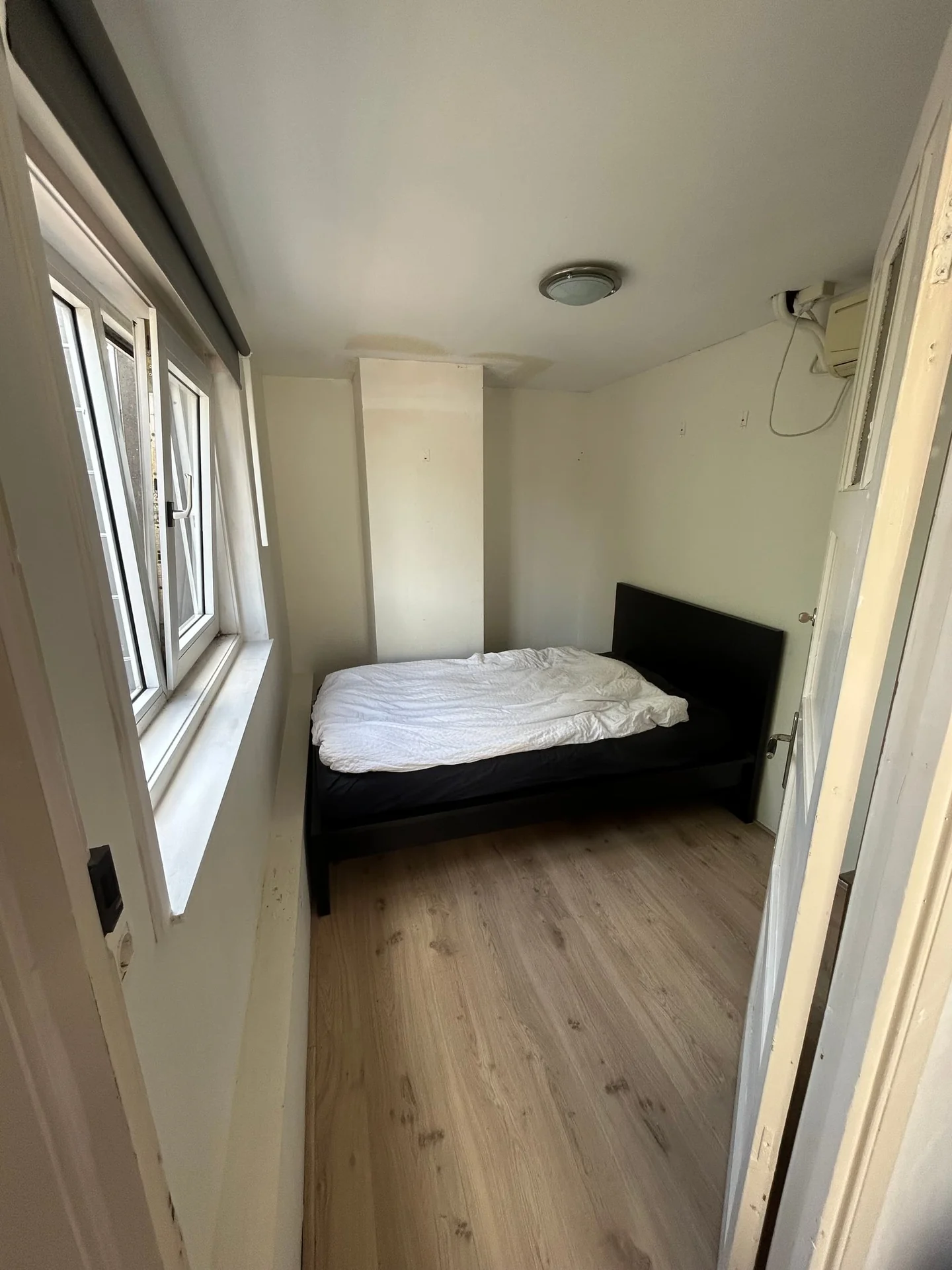 Foto van de Kamer gelegen aan de Paramaribostraat in Amsterdam