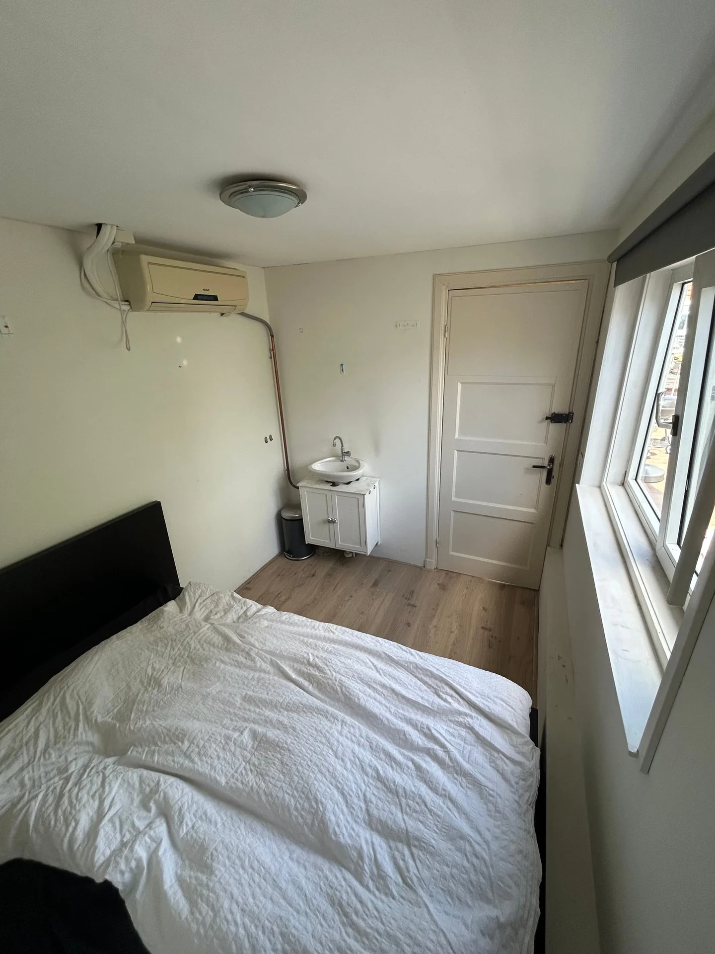 Foto van de Kamer gelegen aan de Paramaribostraat in Amsterdam