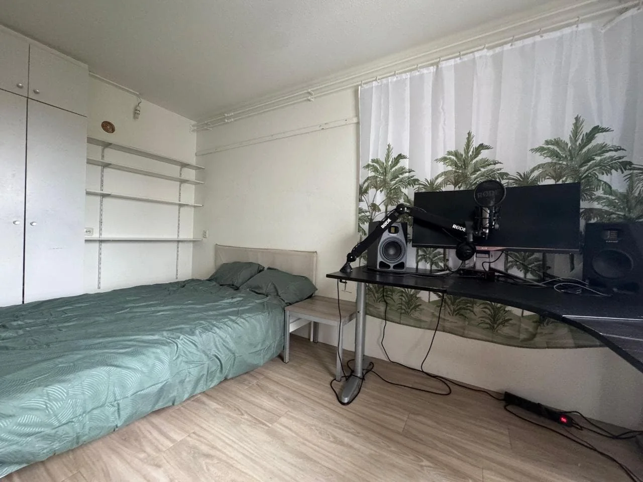 geblurde versie van de foto als achtergrond