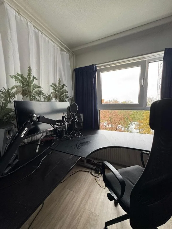 geblurde versie van de foto als achtergrond