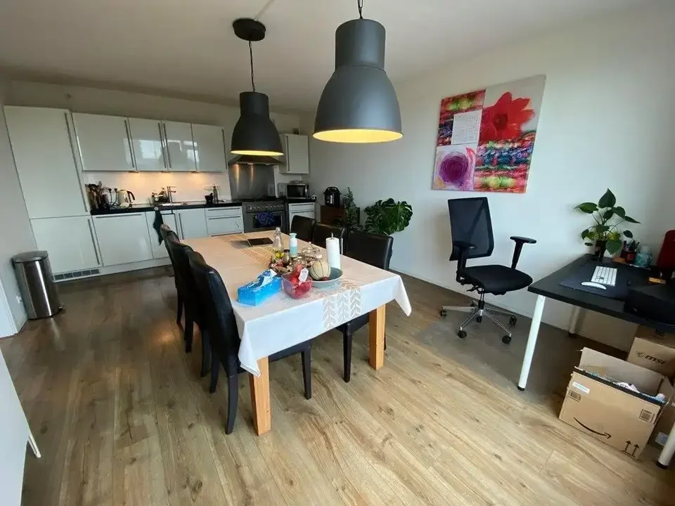 geblurde versie van de foto als achtergrond
