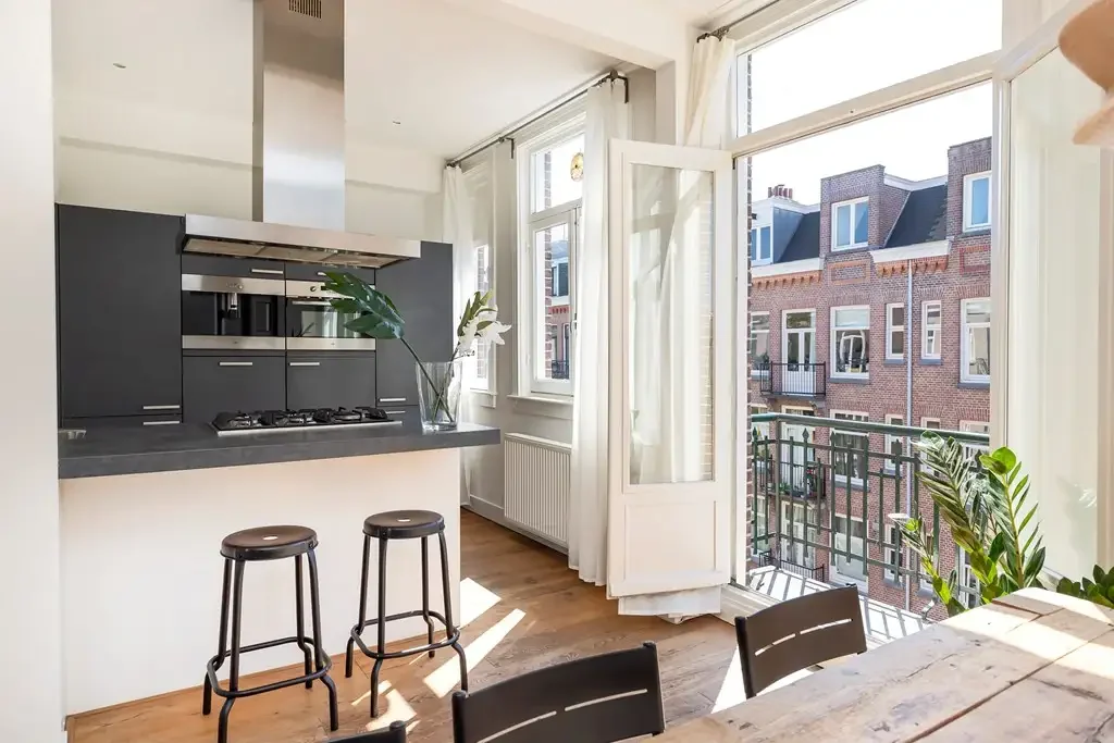 geblurde versie van de foto als achtergrond