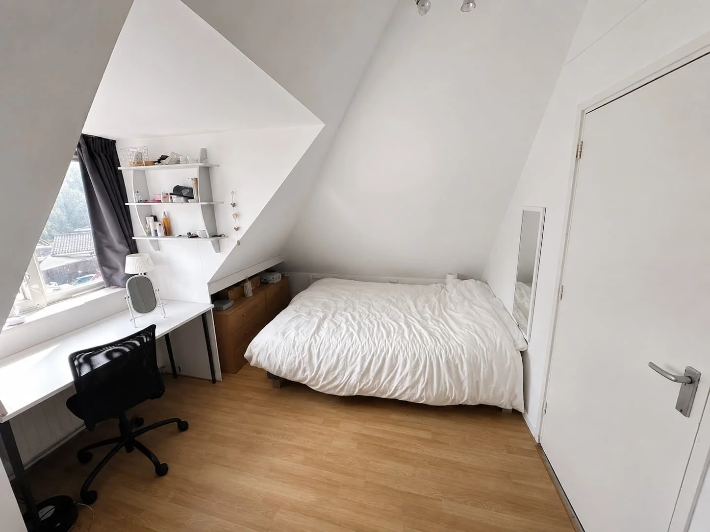 geblurde versie van de foto als achtergrond