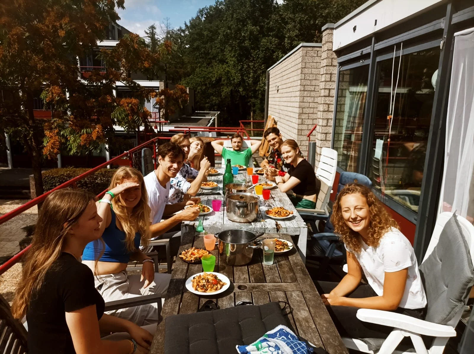 geblurde versie van de foto als achtergrond