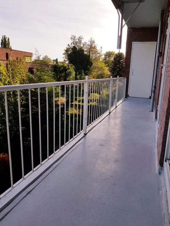 geblurde versie van de foto als achtergrond