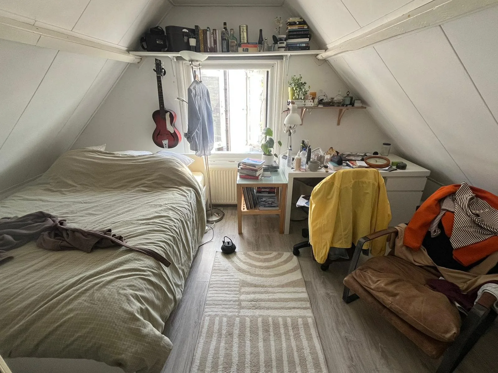 Foto van de Kamer gelegen aan de Warmoezierstraat in Delft