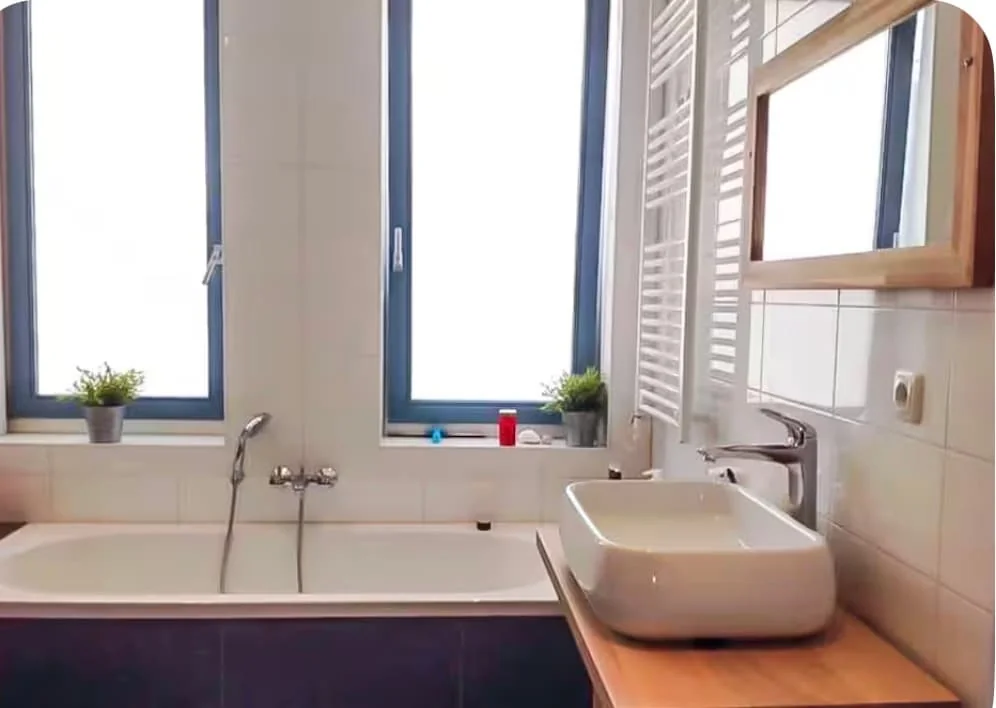 geblurde versie van de foto als achtergrond