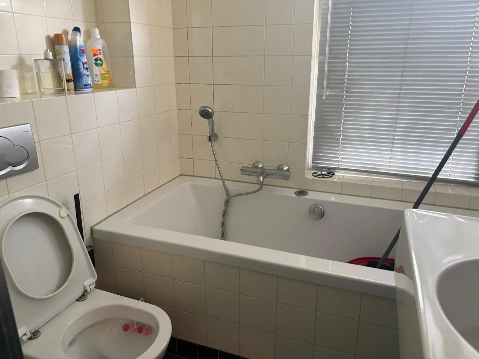 geblurde versie van de foto als achtergrond