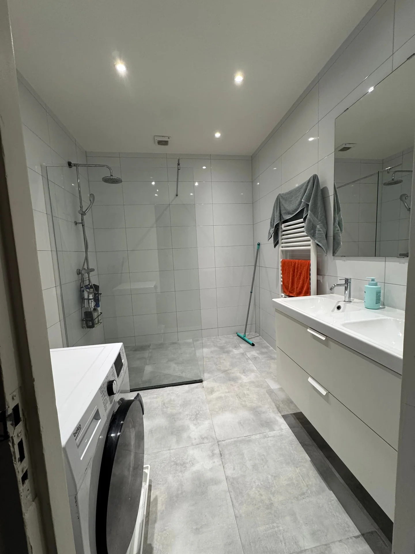 Foto van de Kamer gelegen aan de Lisstraat in Rotterdam