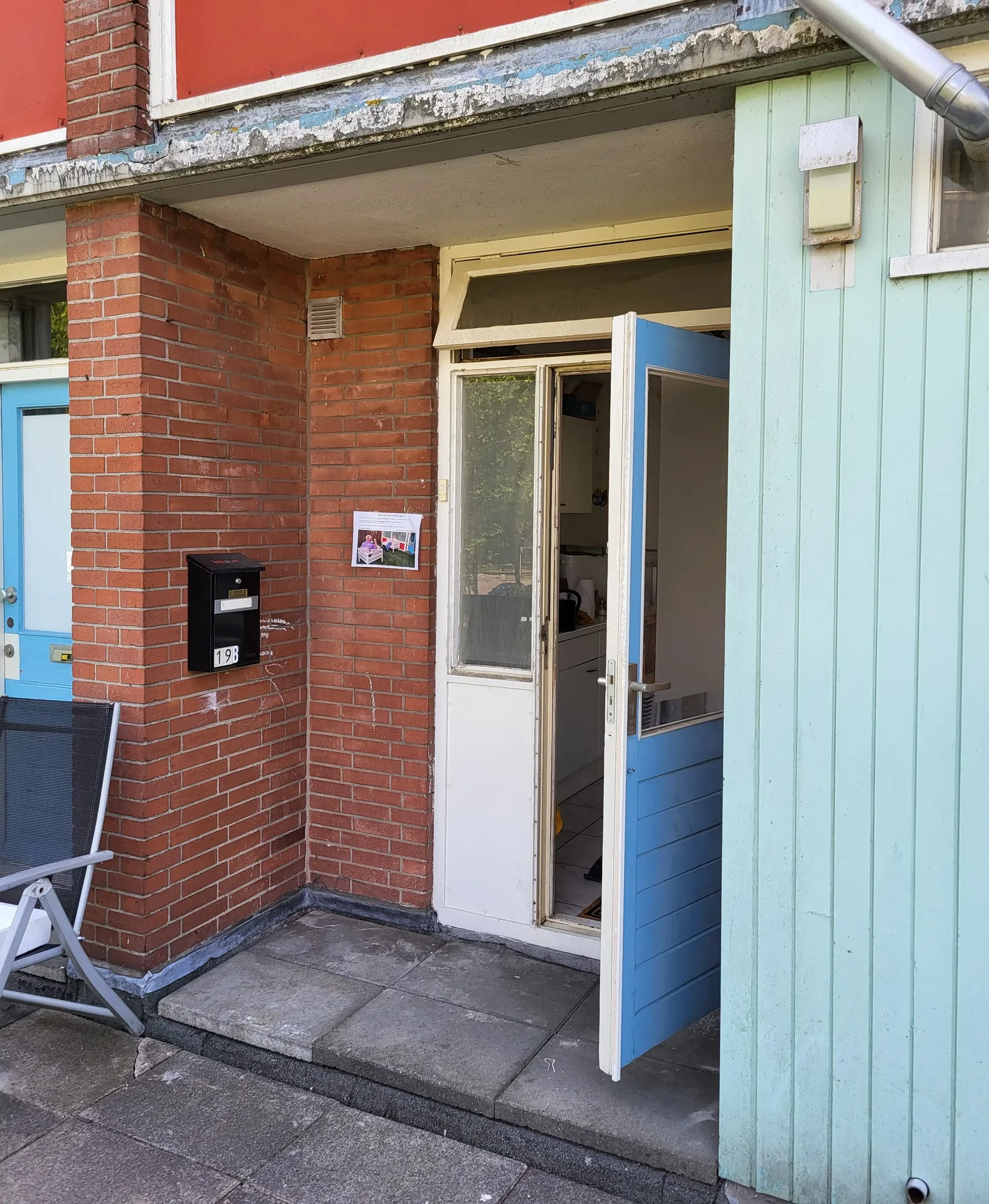 geblurde versie van de foto als achtergrond