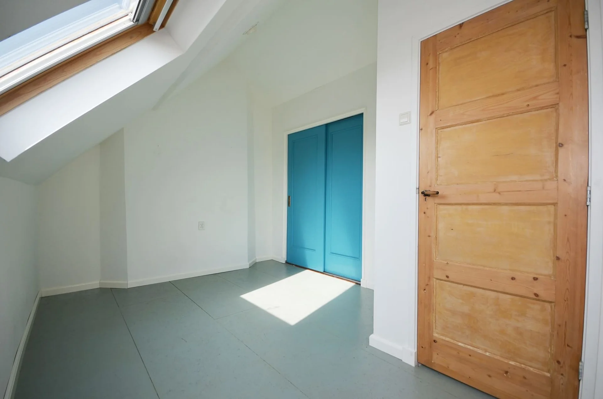 Foto van de Kamer gelegen aan de Rederijkerstraat in Den Haag