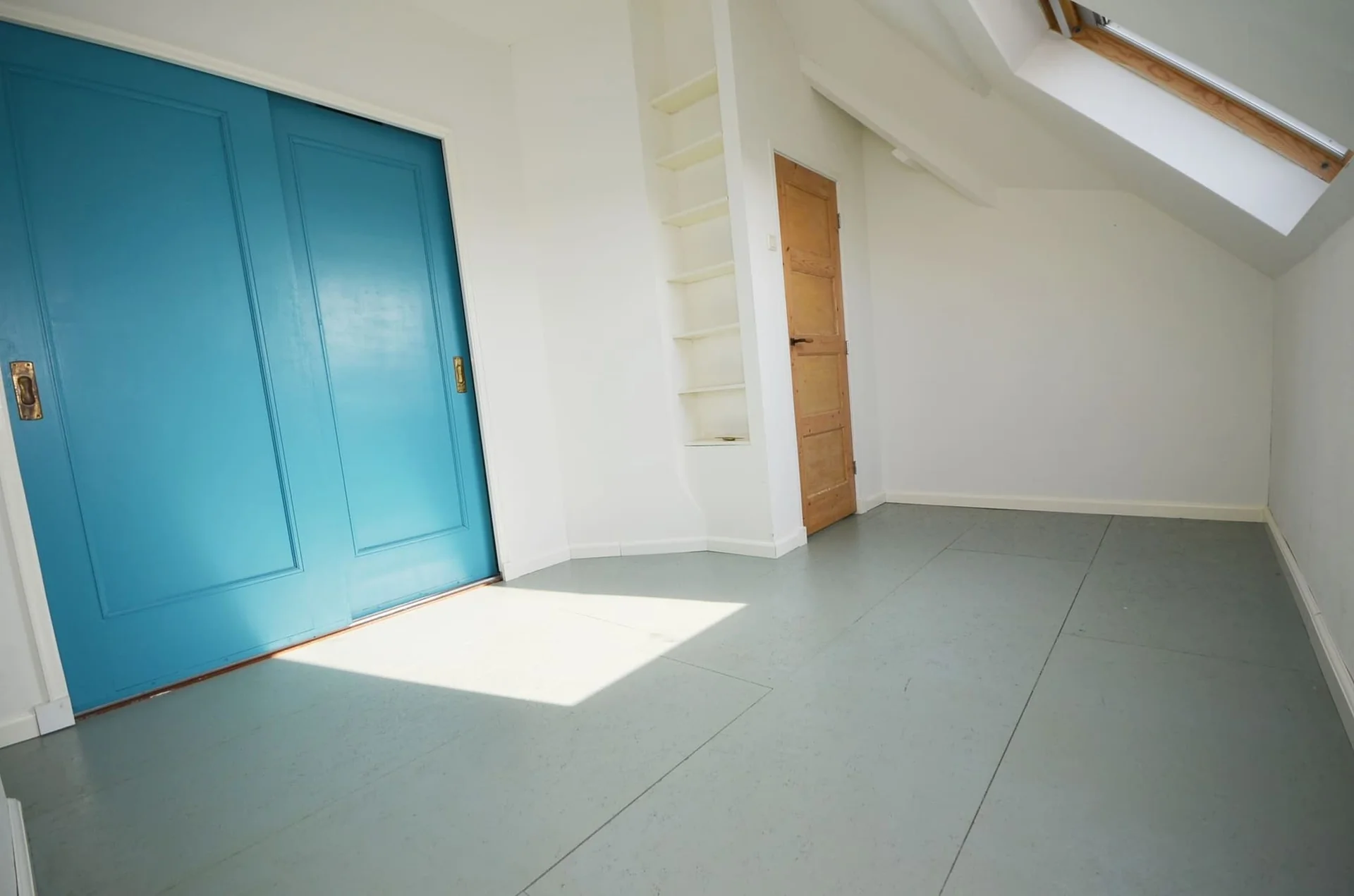 Foto van de Kamer gelegen aan de Rederijkerstraat in Den Haag