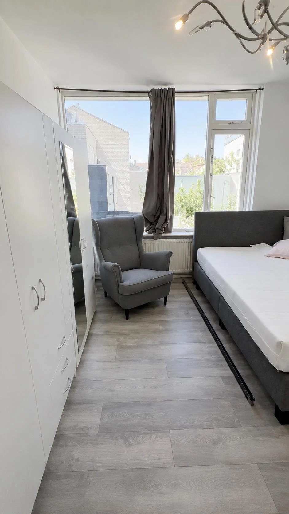 geblurde versie van de foto als achtergrond