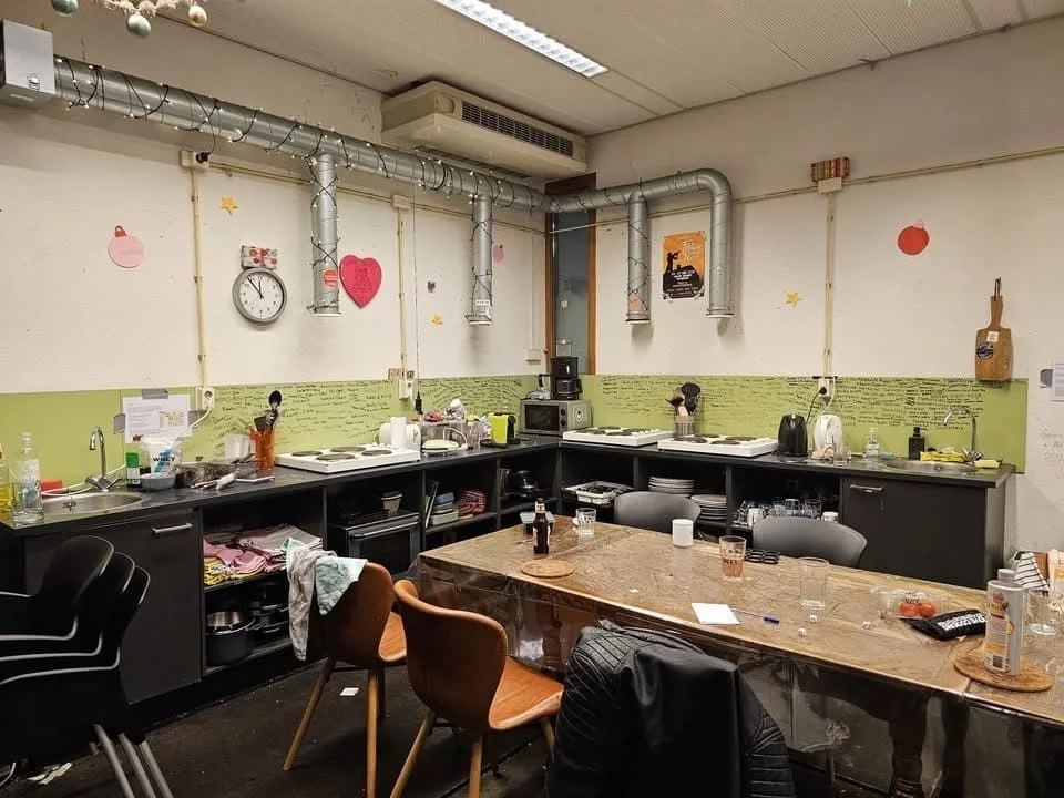 geblurde versie van de foto als achtergrond