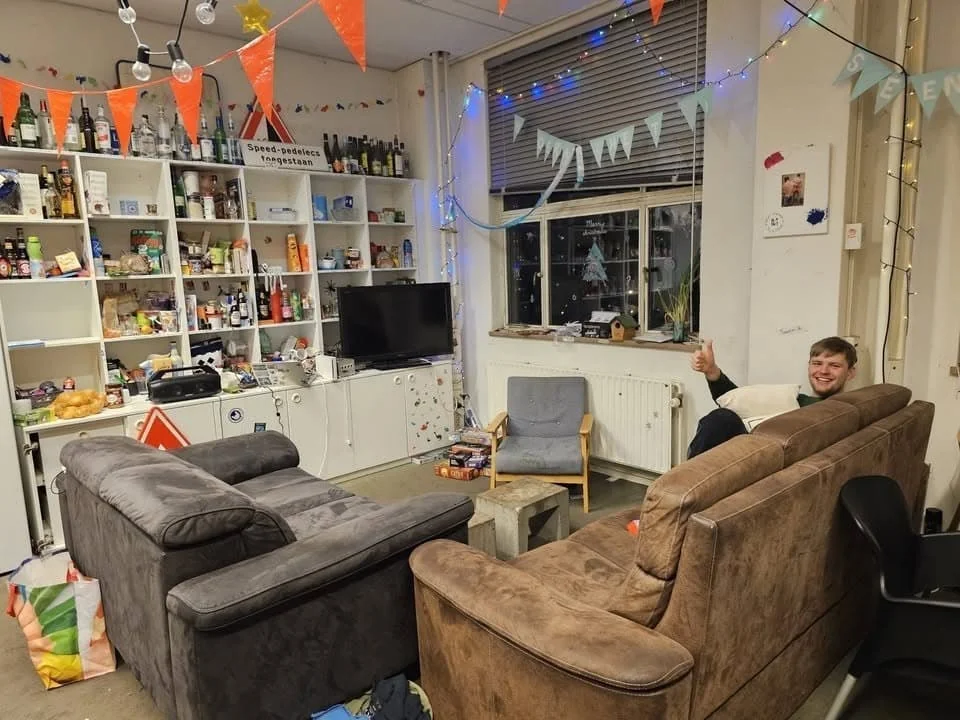 geblurde versie van de foto als achtergrond