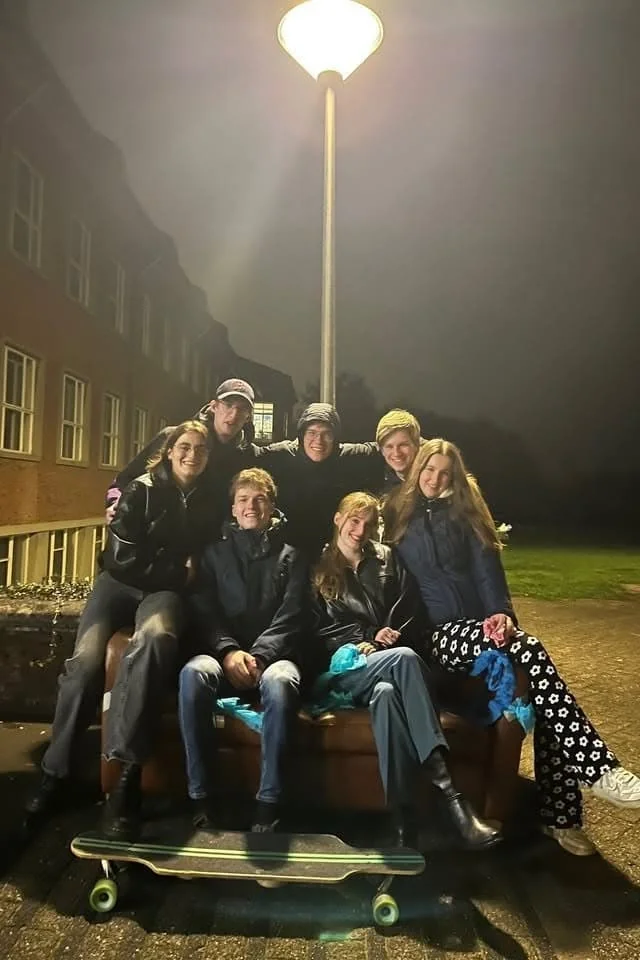 geblurde versie van de foto als achtergrond