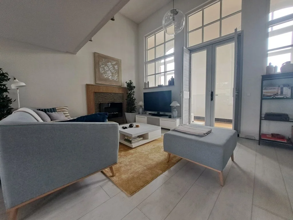 geblurde versie van de foto als achtergrond